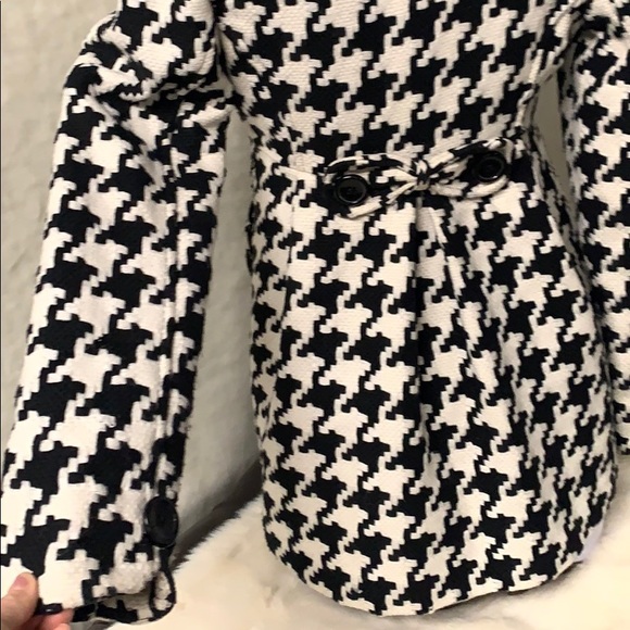 SOLD Black and white houndstooth print jacket - Picture 6 of 10